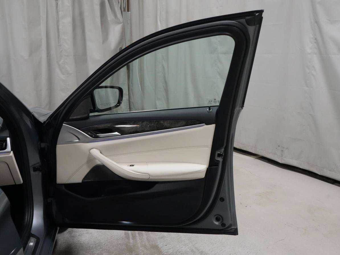 Certified 2023 BMW 540i xDrive w/ Premium Package image 31