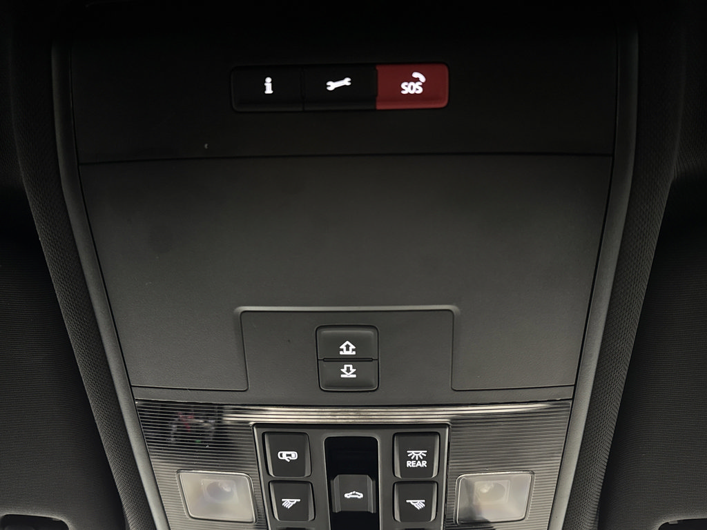 Used 2021 Volkswagen Atlas Cross Sport SE w/ Panoramic Sunroof Package FWD image 25