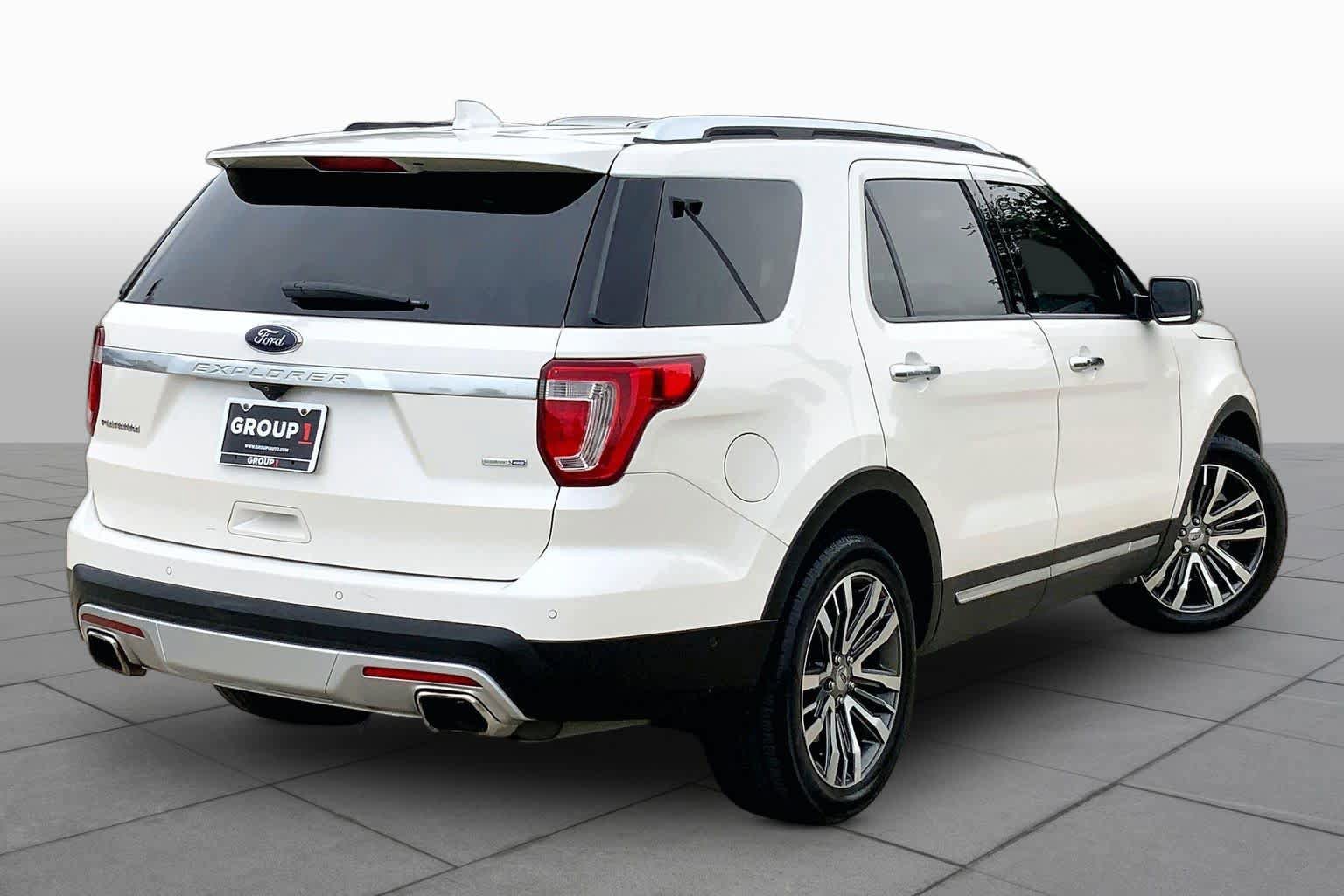 Used 2016 Ford Explorer Platinum image 13