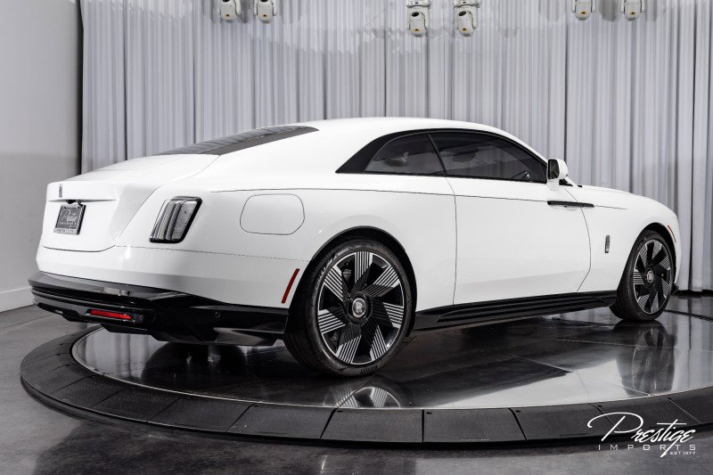 Used 2024 Rolls-Royce Spectre w/ Spectre Launch Package image 18
