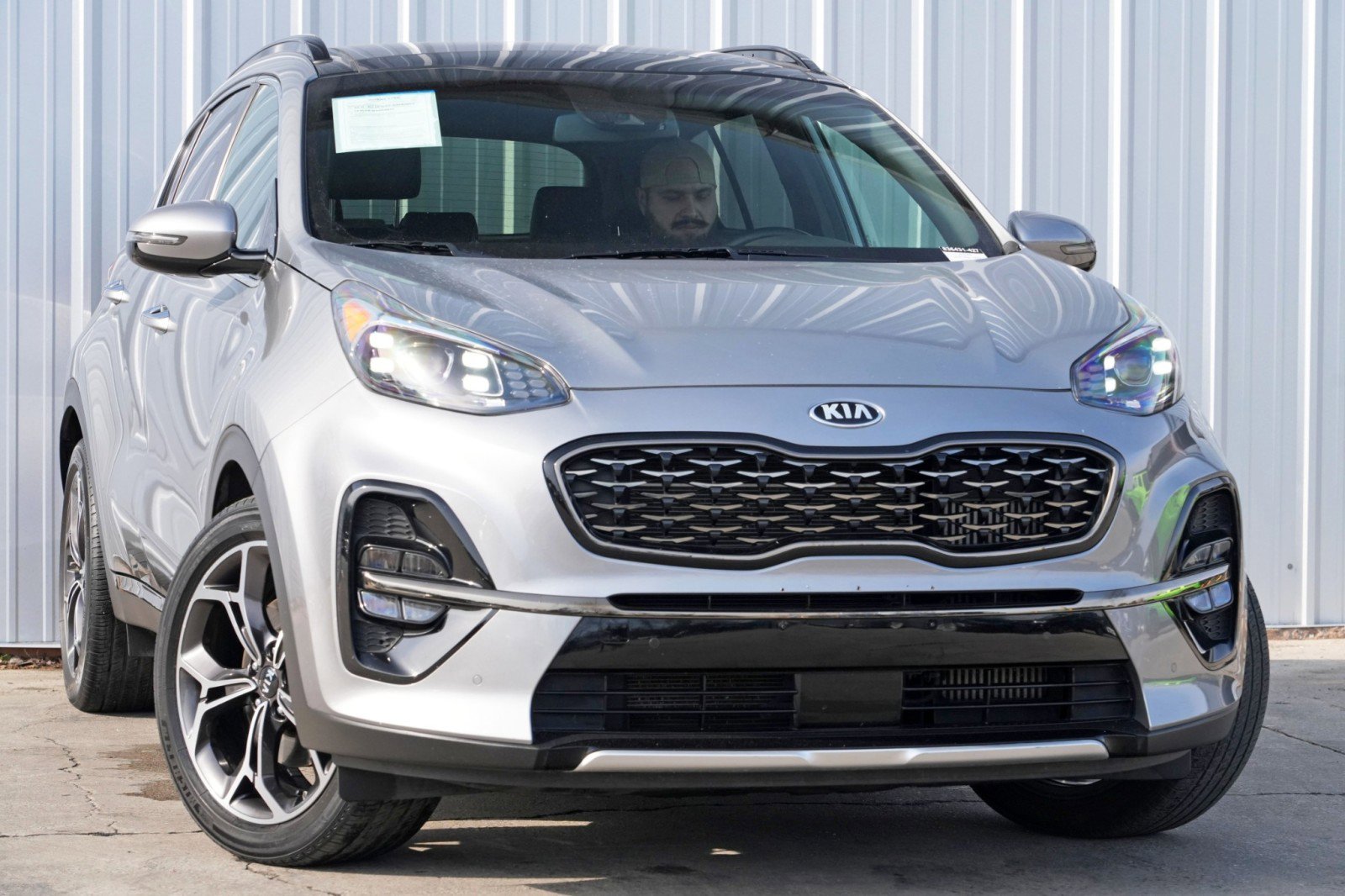 Used 2020 Kia Sportage SX image 2
