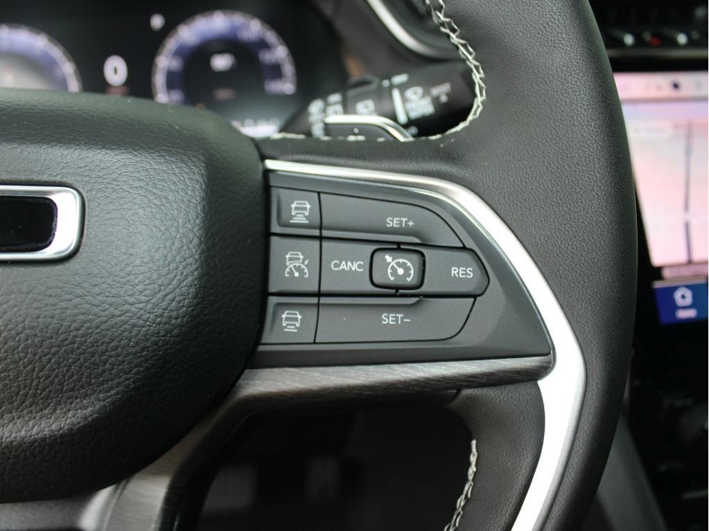 New 2025 Jeep Grand Cherokee Limited image 14