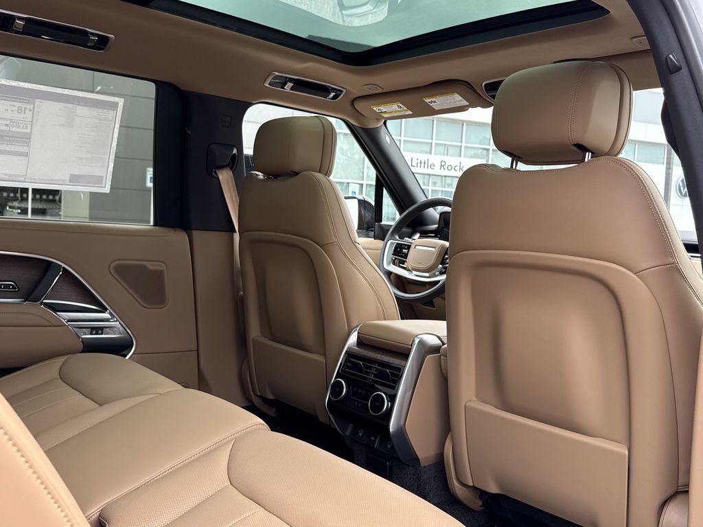 New 2025 Land Rover Range Rover Long Wheelbase SE AWD/4WD image 15