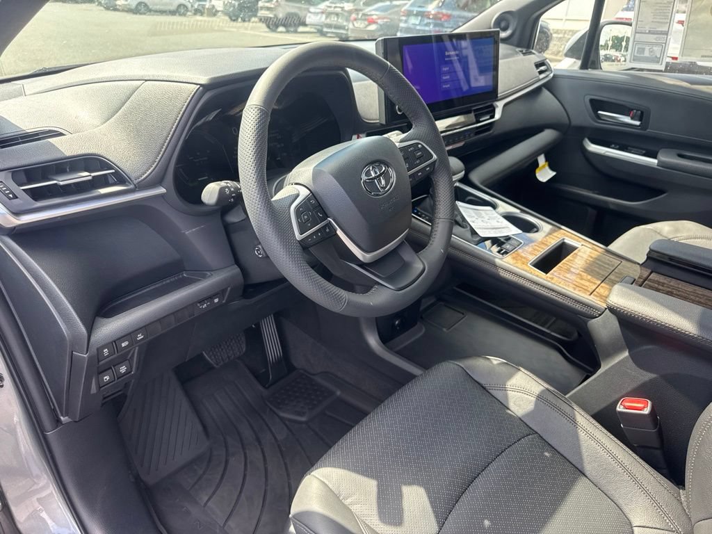 New 2026 Toyota Sienna Limited FWD image 11