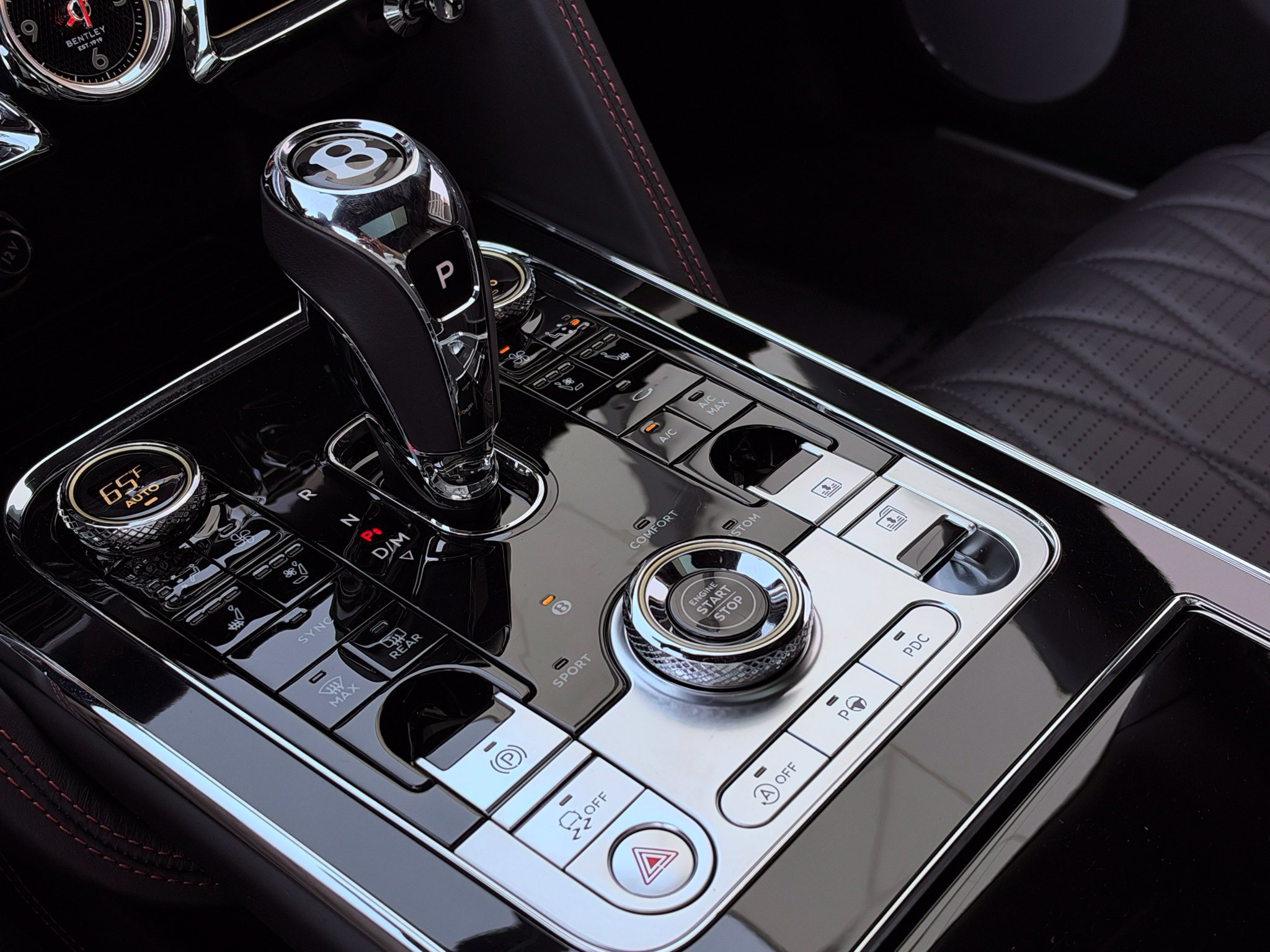 Used 2021 Bentley Flying Spur V8 AWD/4WD image 32