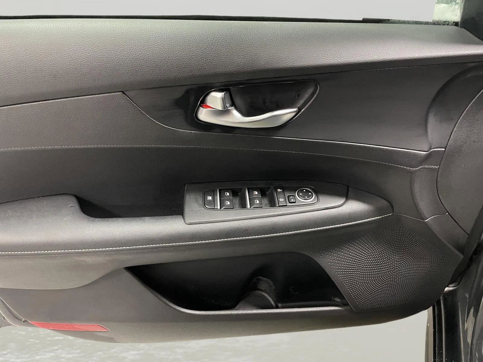 Used 2023 Kia Forte GT-Line image 20