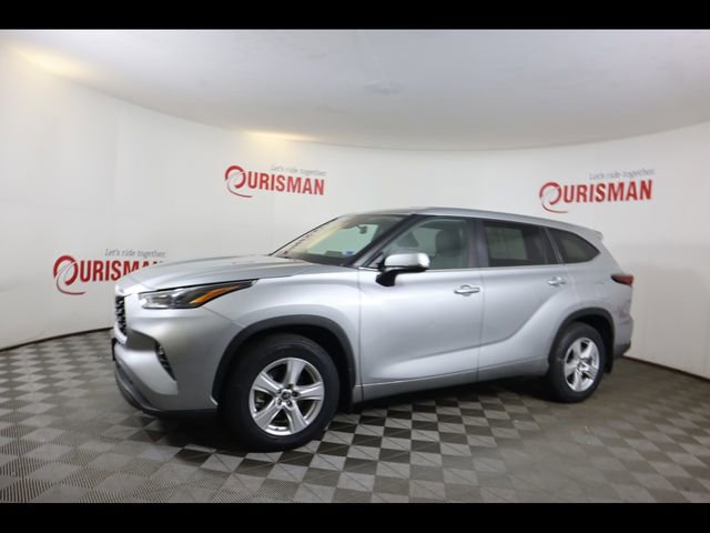 Used 2024 Toyota Highlander LE image 5