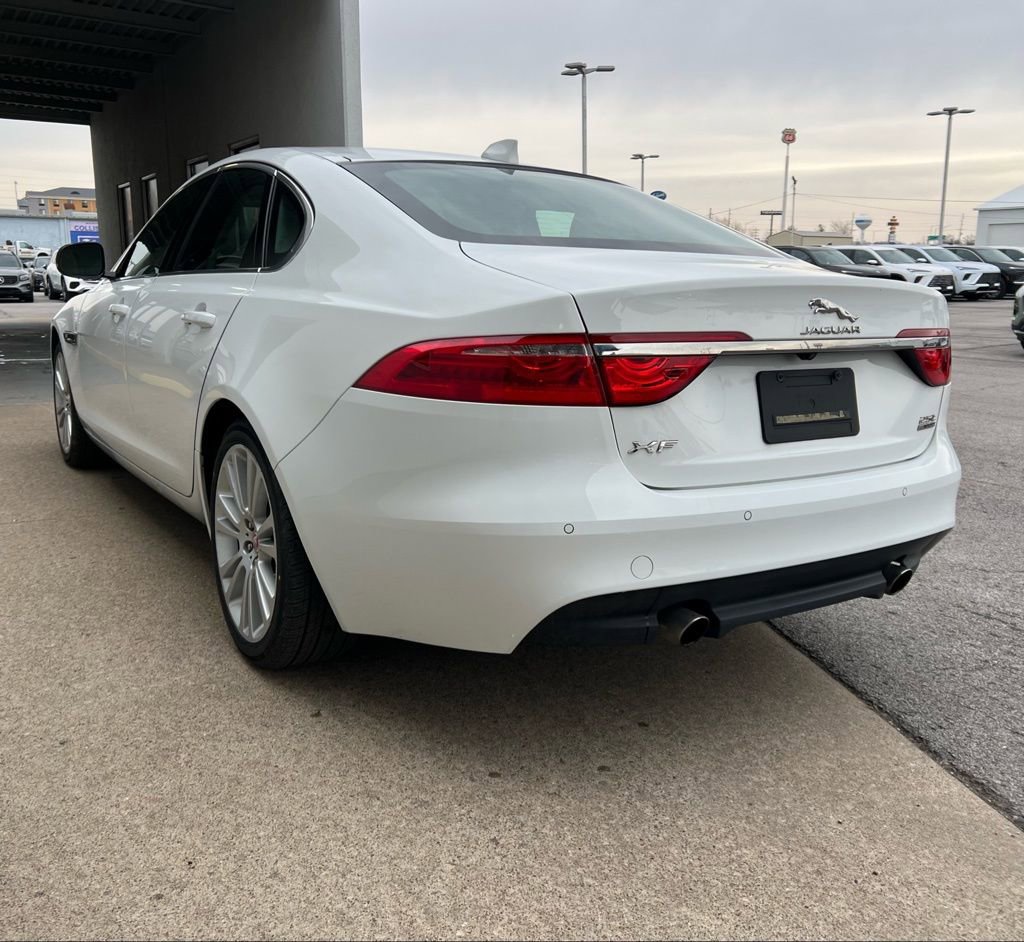 Used 2019 Jaguar XF Premium image 7