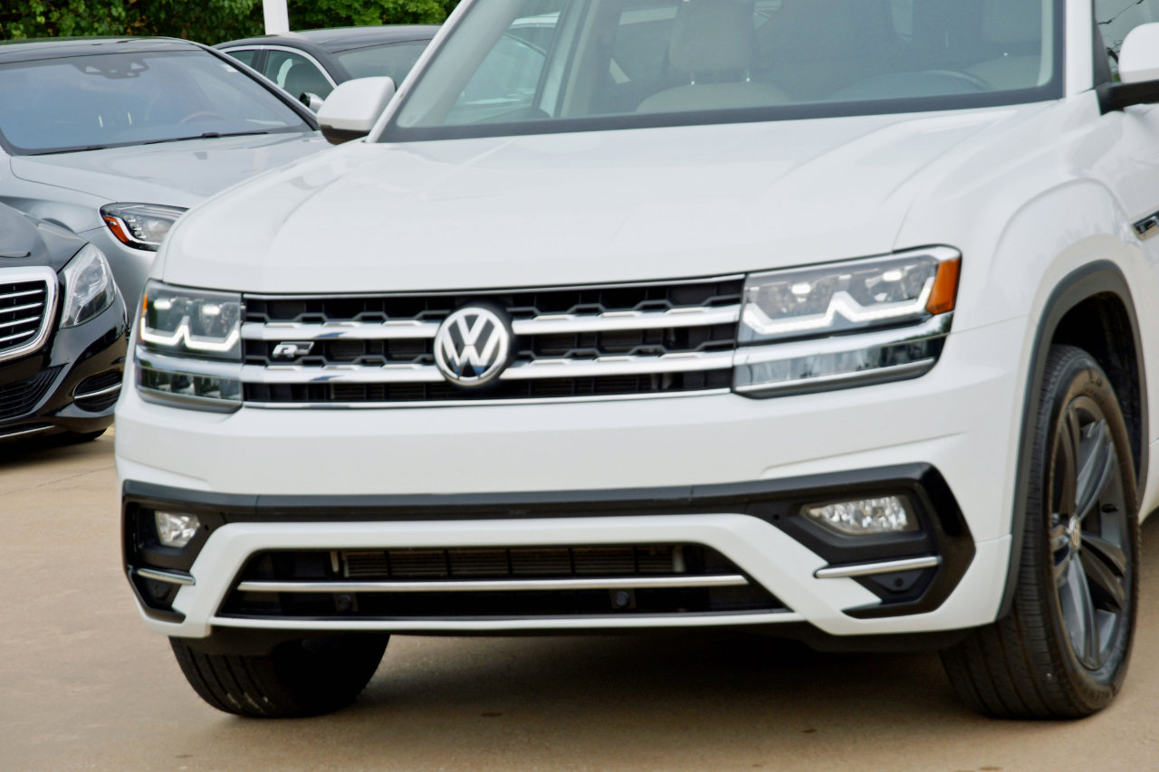 Used 2020 Volkswagen Atlas SE w/ Panoramic Sunroof Package image 3