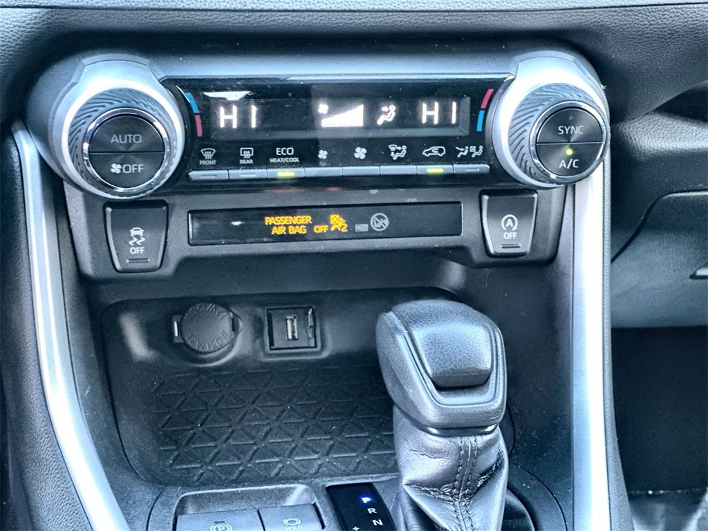 Used 2021 Toyota RAV4 XLE image 16