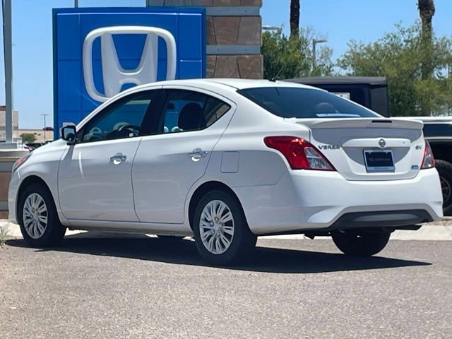 Used 2016 Nissan Versa SV FWD image 5