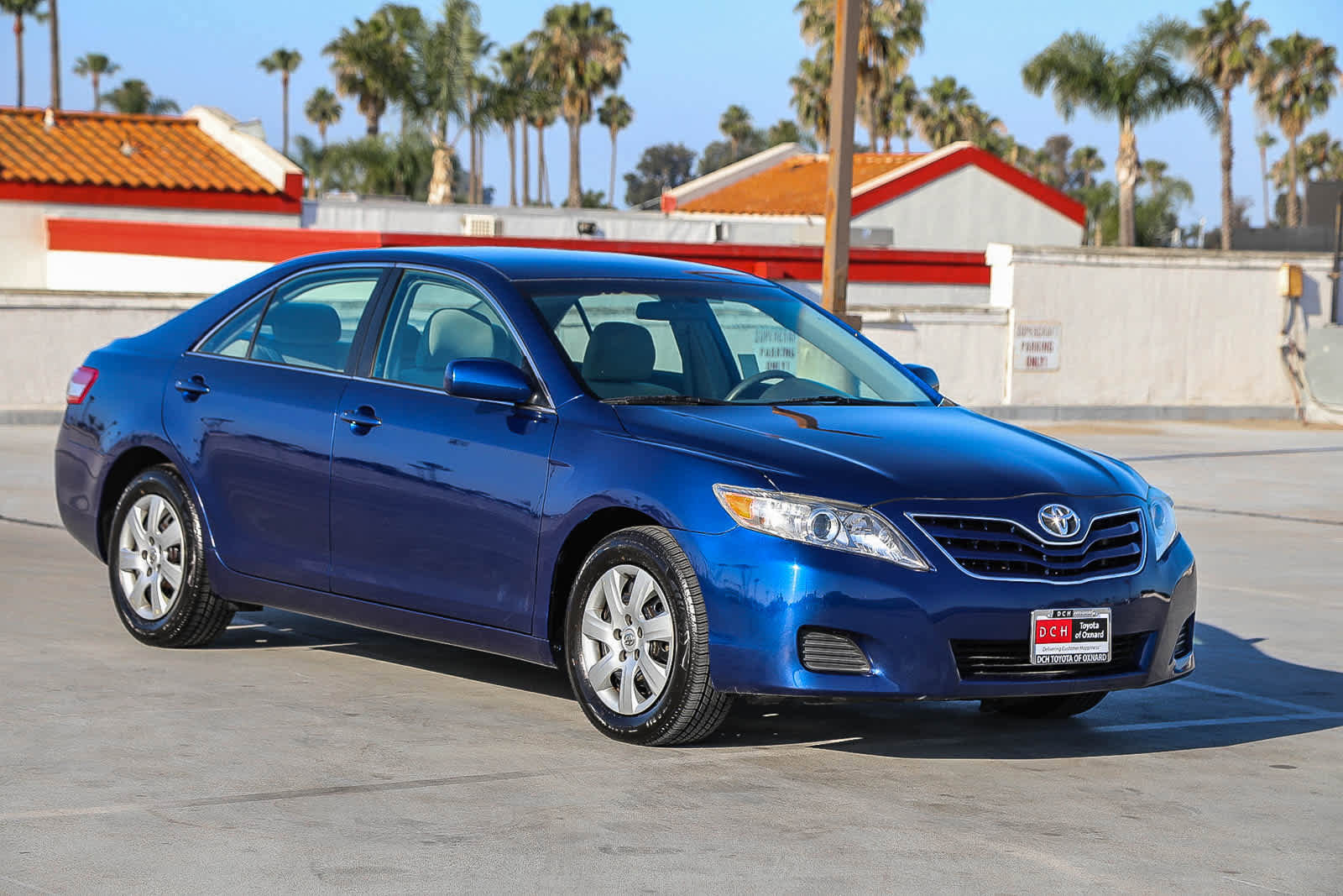 Used 2010 Toyota Camry LE image 4