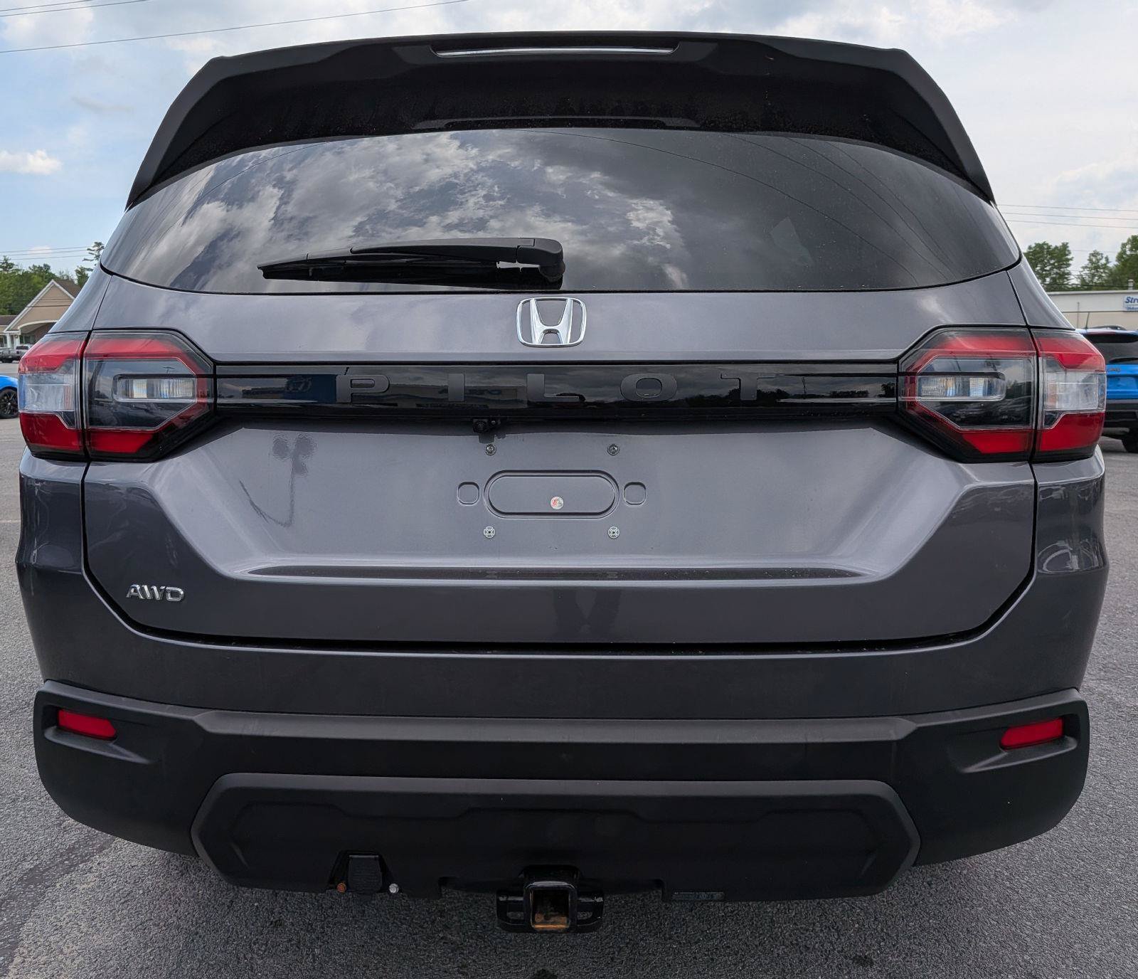 Certified 2023 Honda Pilot LX image 10