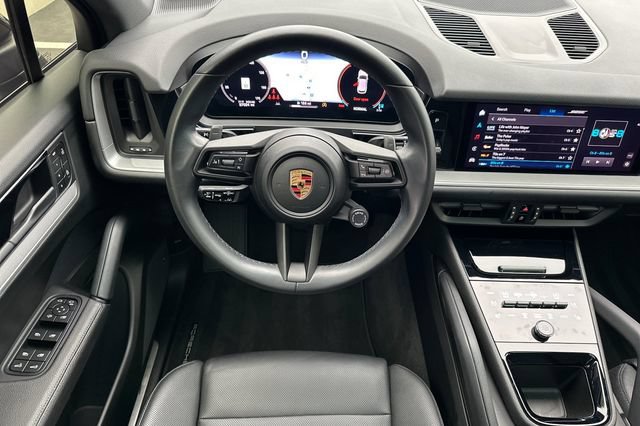 Used 2024 Porsche Cayenne AWD/4WD image 13