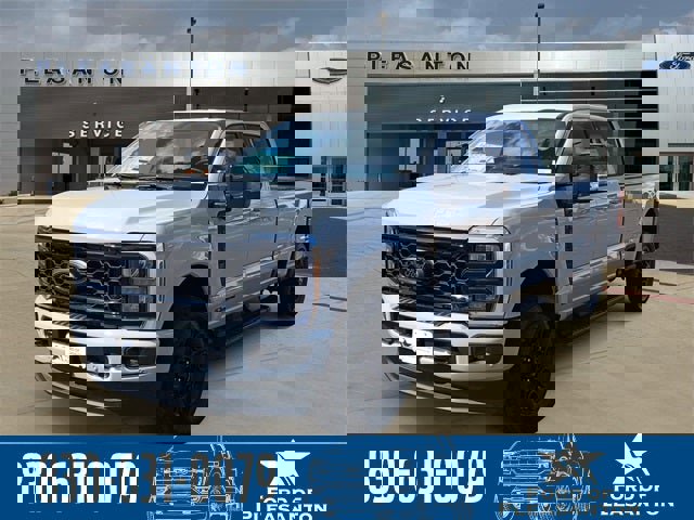 New 2026 Ford F350 Lariat w/ Black Appearance Package