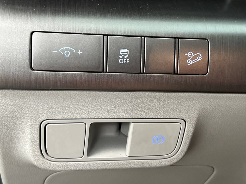 Used 2025 Hyundai Kona SEL FWD image 44