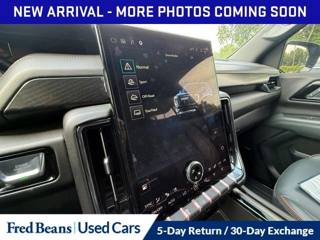 Used 2025 GMC Yukon AT4 w/ AT4 Premium Package AWD/4WD image 19