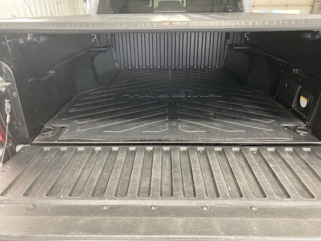 Used 2019 Toyota Tacoma TRD Off-Road AWD/4WD image 10