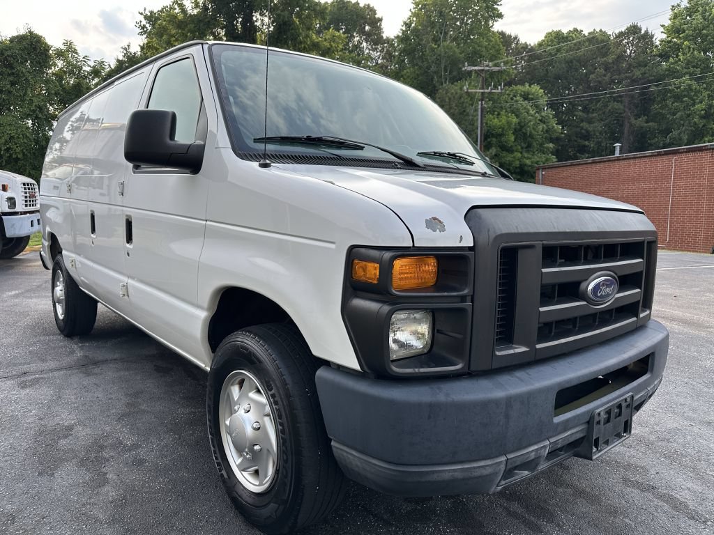 Used 2011 Ford E-250 and Econoline 250 w/ PWR Group RWD image 2