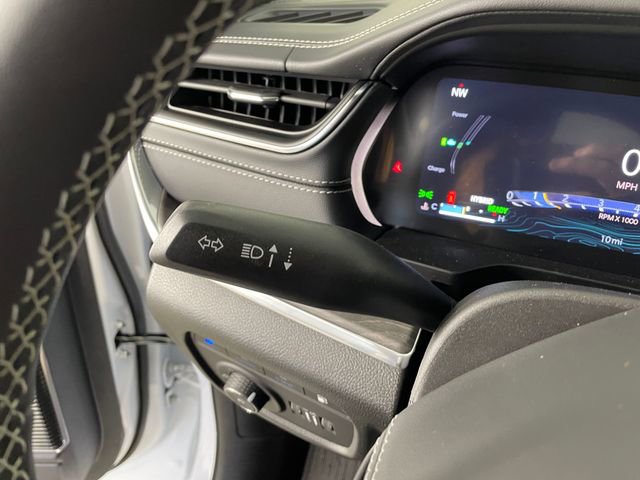 New 2025 Jeep Grand Cherokee Overland w/ Luxury Tech Group IV image 13