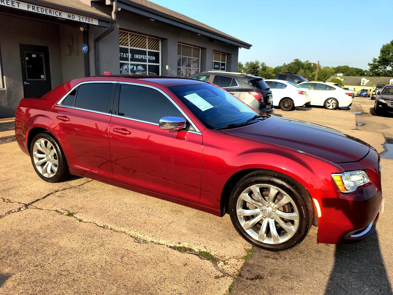 Used 2019 Chrysler 300 Touring w/ Chrome Appearance Package image 21