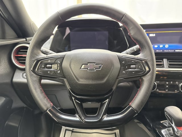Used 2025 Chevrolet Trax RS w/ Driver Confidence Package FWD image 16