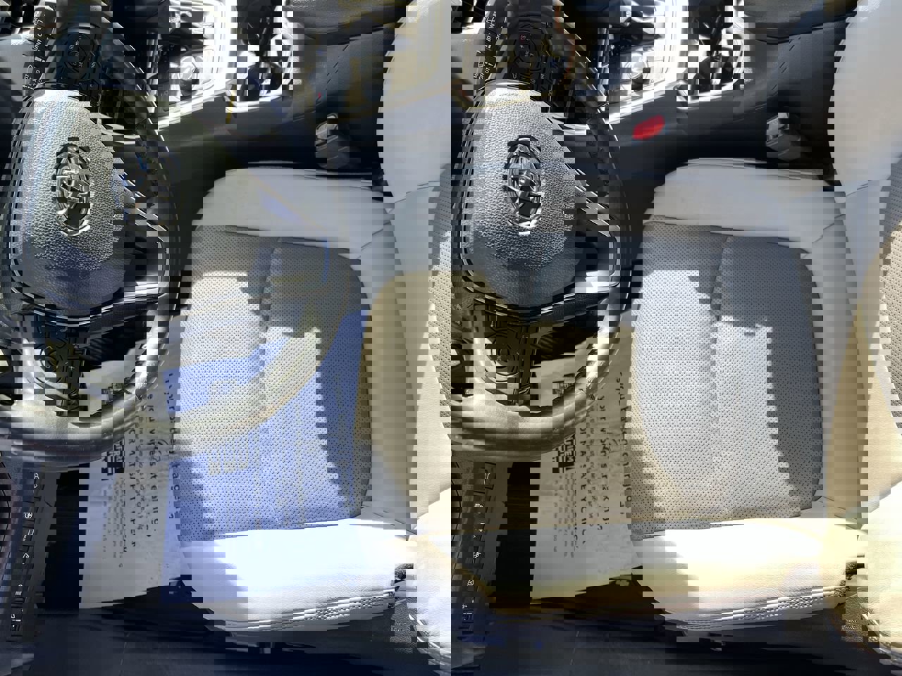 Used 2019 Toyota RAV4 Limited image 16