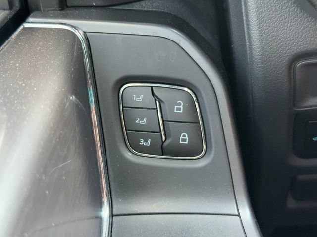 Used 2025 Ford F150 Lariat AWD/4WD image 30