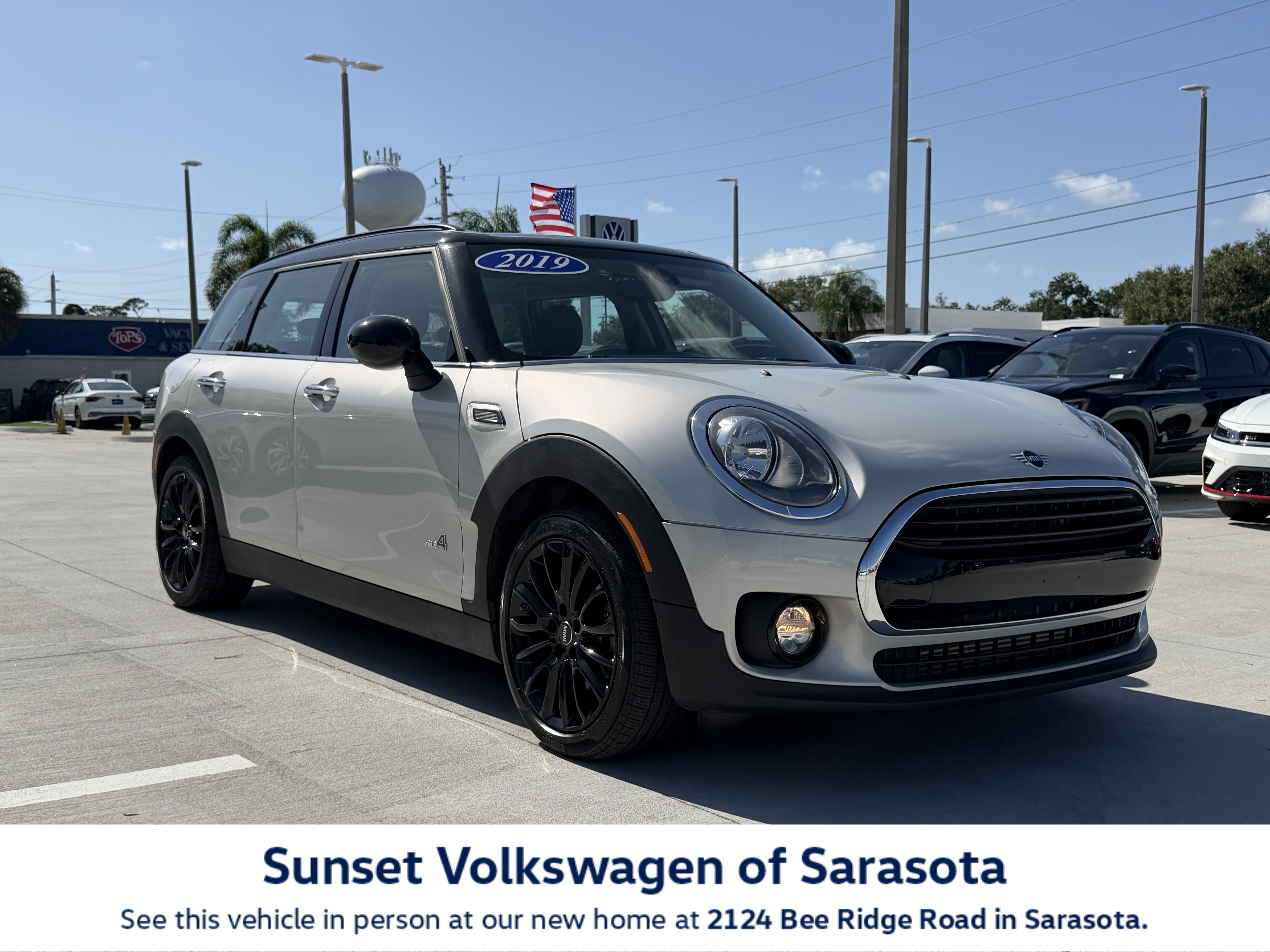 Used 2019 MINI Cooper Clubman ALL4 AWD/4WD image 1