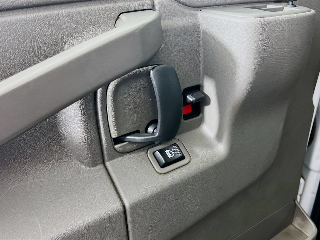 Used 2022 Chevrolet Express 2500 RWD image 30