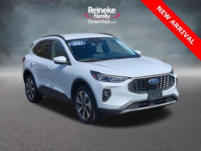 Used 2025 Ford Escape Platinum image 3