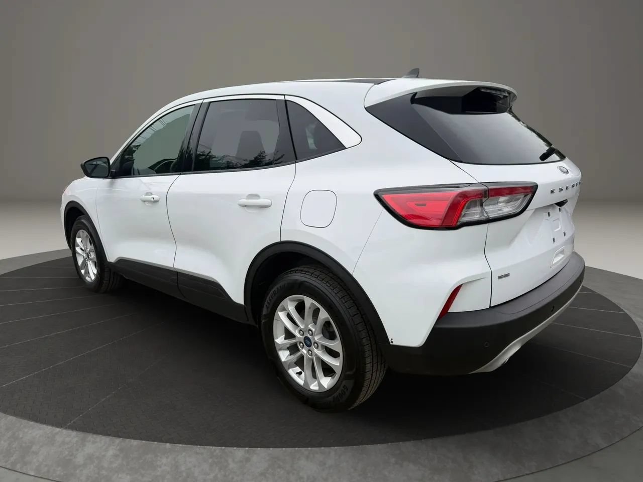 Used 2022 Ford Escape SE AWD/4WD image 7