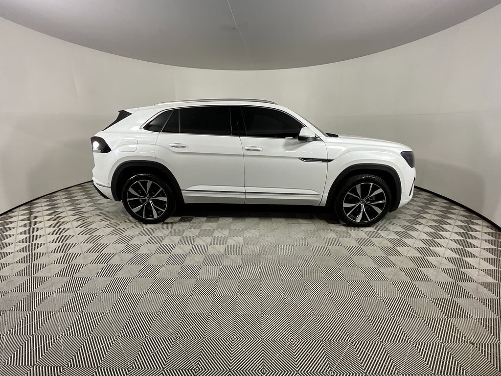 Used 2024 Volkswagen Atlas Cross Sport SEL Premium R-Line image 5