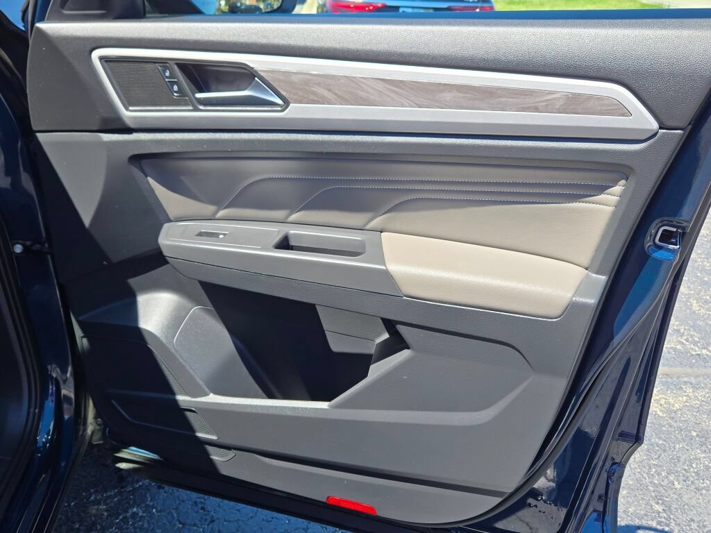 Used 2023 Volkswagen Atlas Cross Sport SE w/ Panoramic Sunroof Package AWD/4WD image 9
