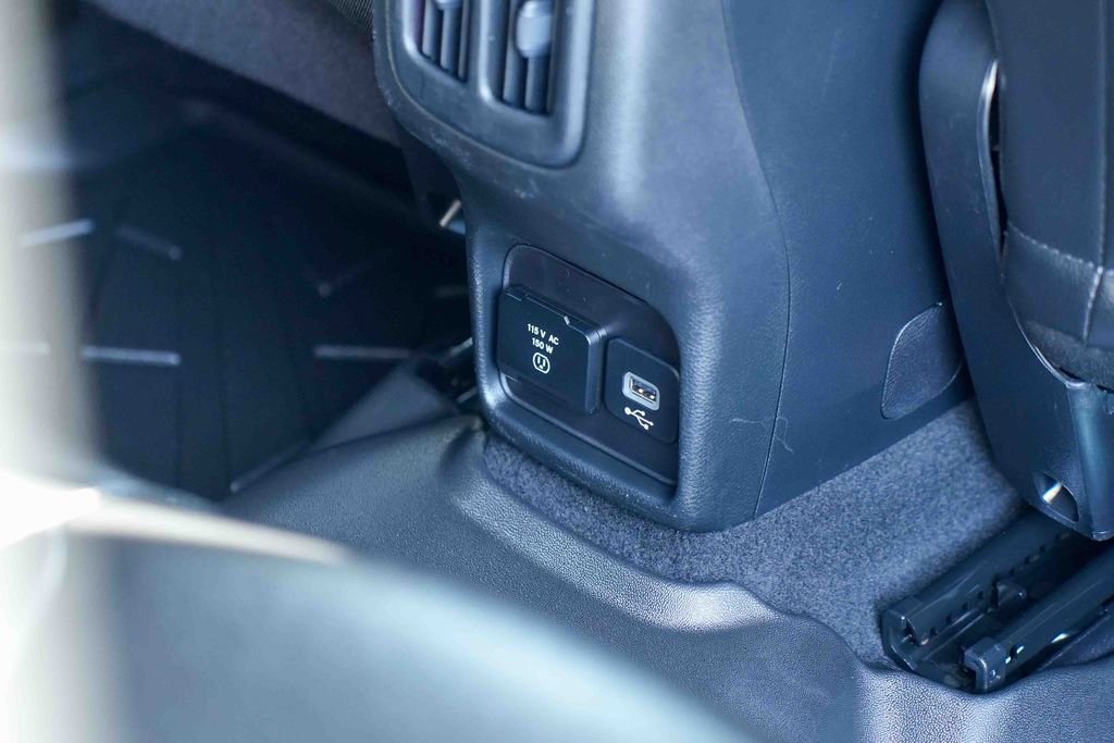 Used 2018 Jeep Compass Limited w/ Navigation Group AWD/4WD image 24