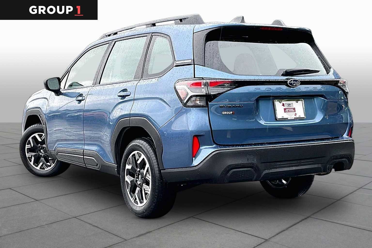 Used 2025 Subaru Forester AWD/4WD image 12