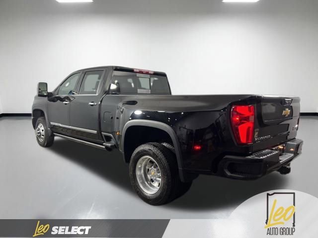 Used 2024 Chevrolet Silverado 3500 High Country w/ Technology Package AWD/4WD image 6
