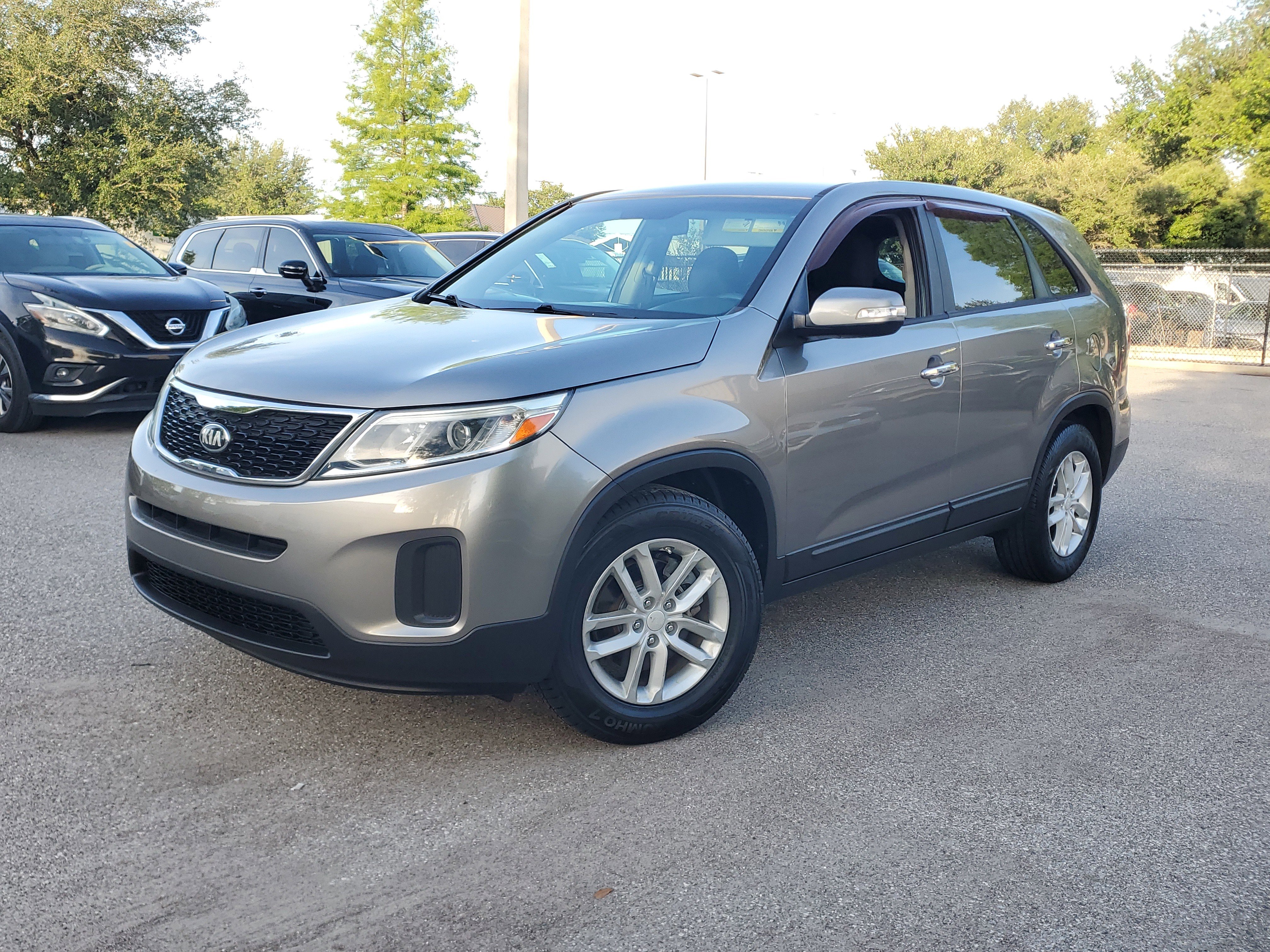 Used 2015 Kia Sorento LX FWD image 1