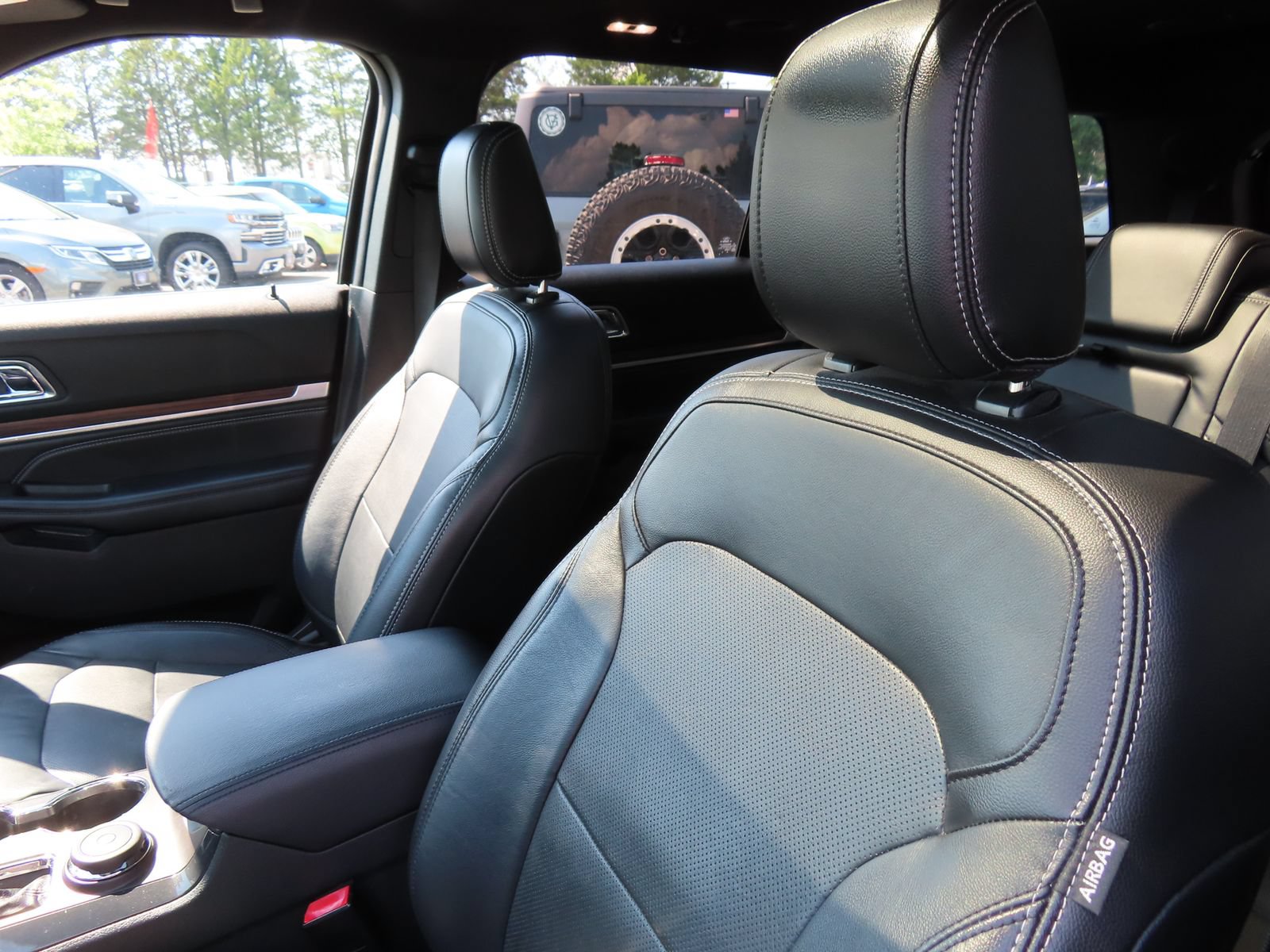 Certified 2018 Ford Explorer Limited w/ Equipment Group 301A AWD/4WD image 26