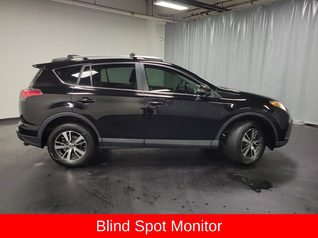 Used 2018 Toyota RAV4 XLE AWD/4WD image 9