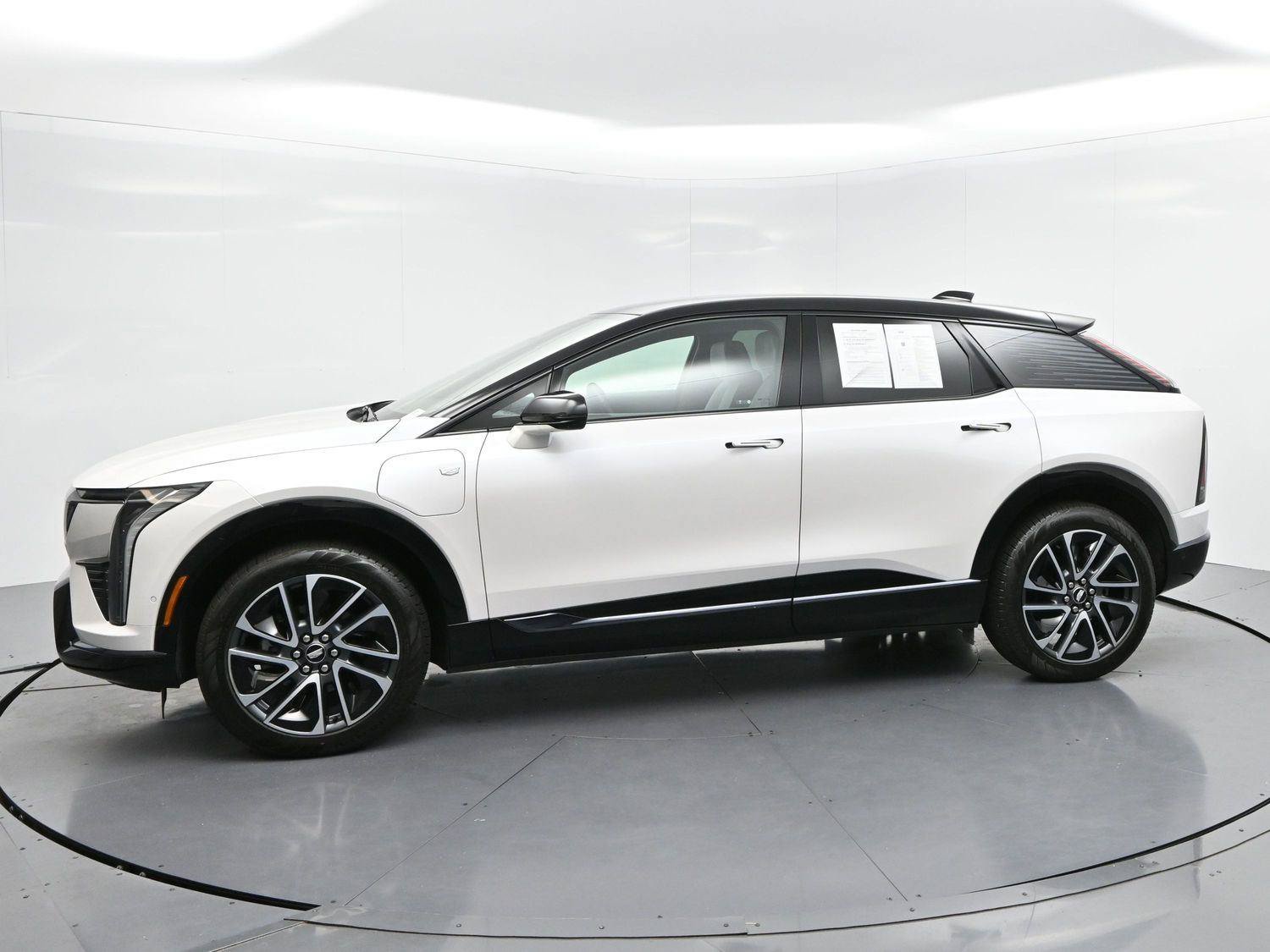 Certified 2025 Cadillac Optiq Sport 1 AWD/4WD image 4