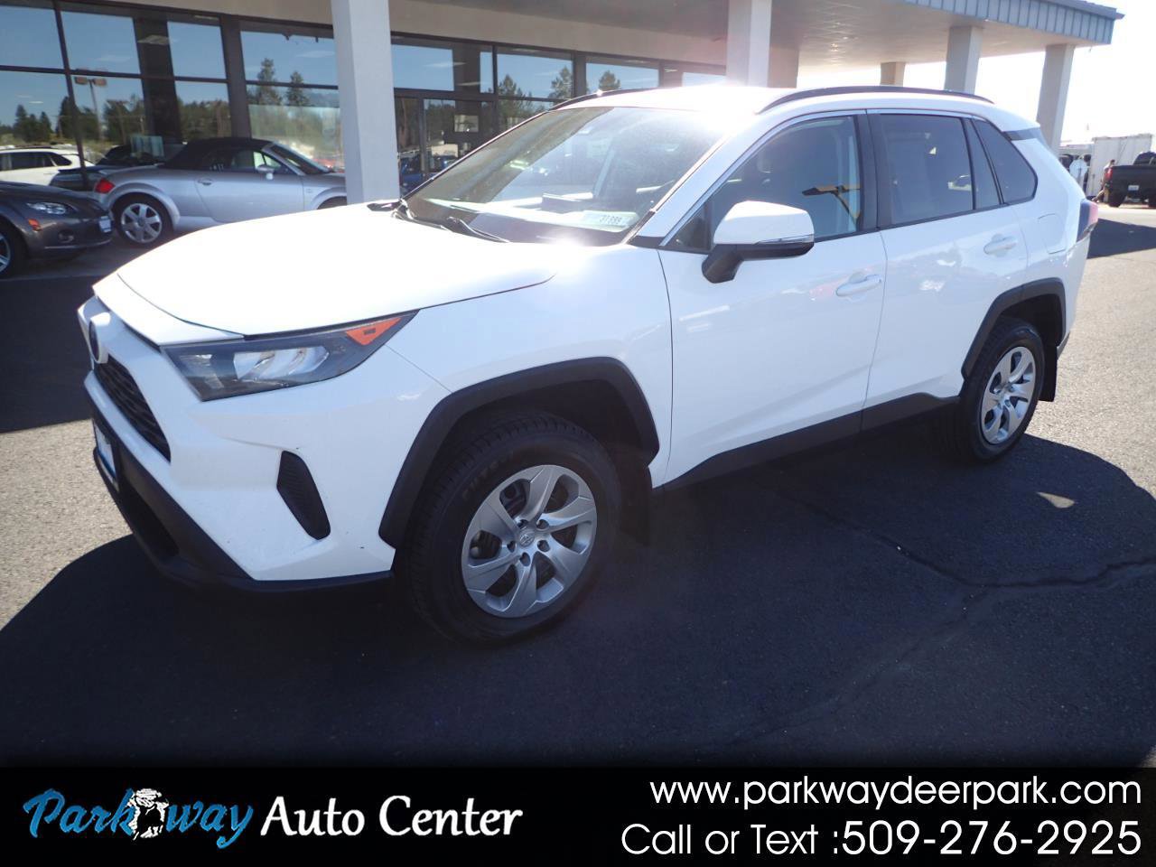 Used 2021 Toyota RAV4 LE image 1