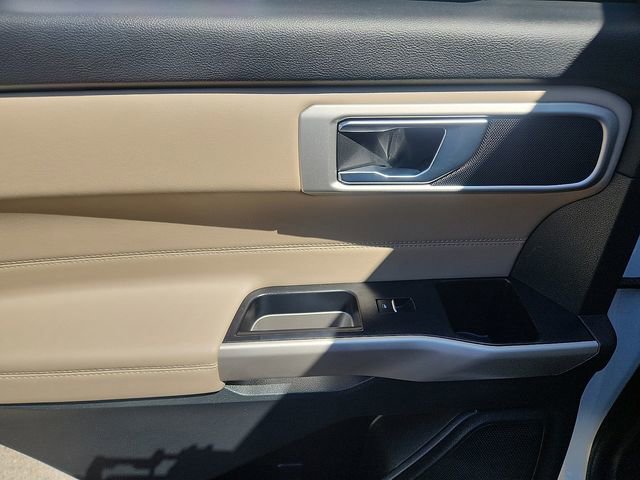 Certified 2022 Ford Explorer XLT w/ Equipment Group 202A AWD/4WD image 28