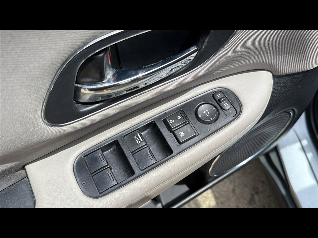 Used 2018 Honda HR-V EX image 8