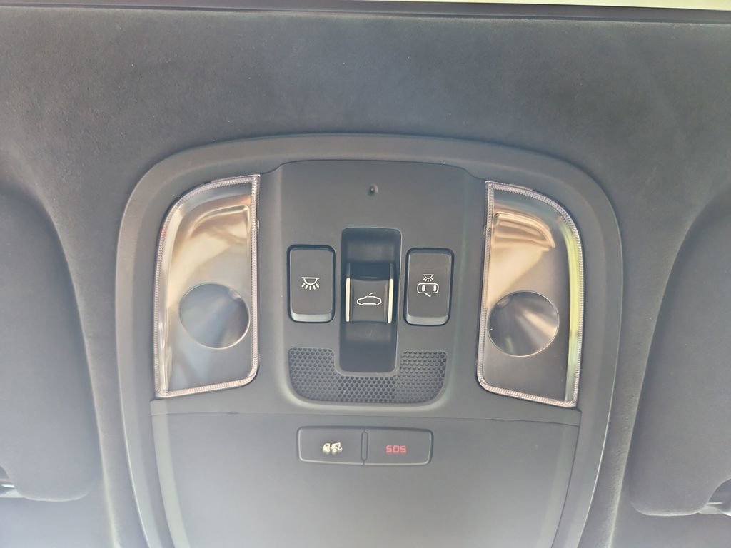 Used 2022 Kia Stinger GT2 image 23