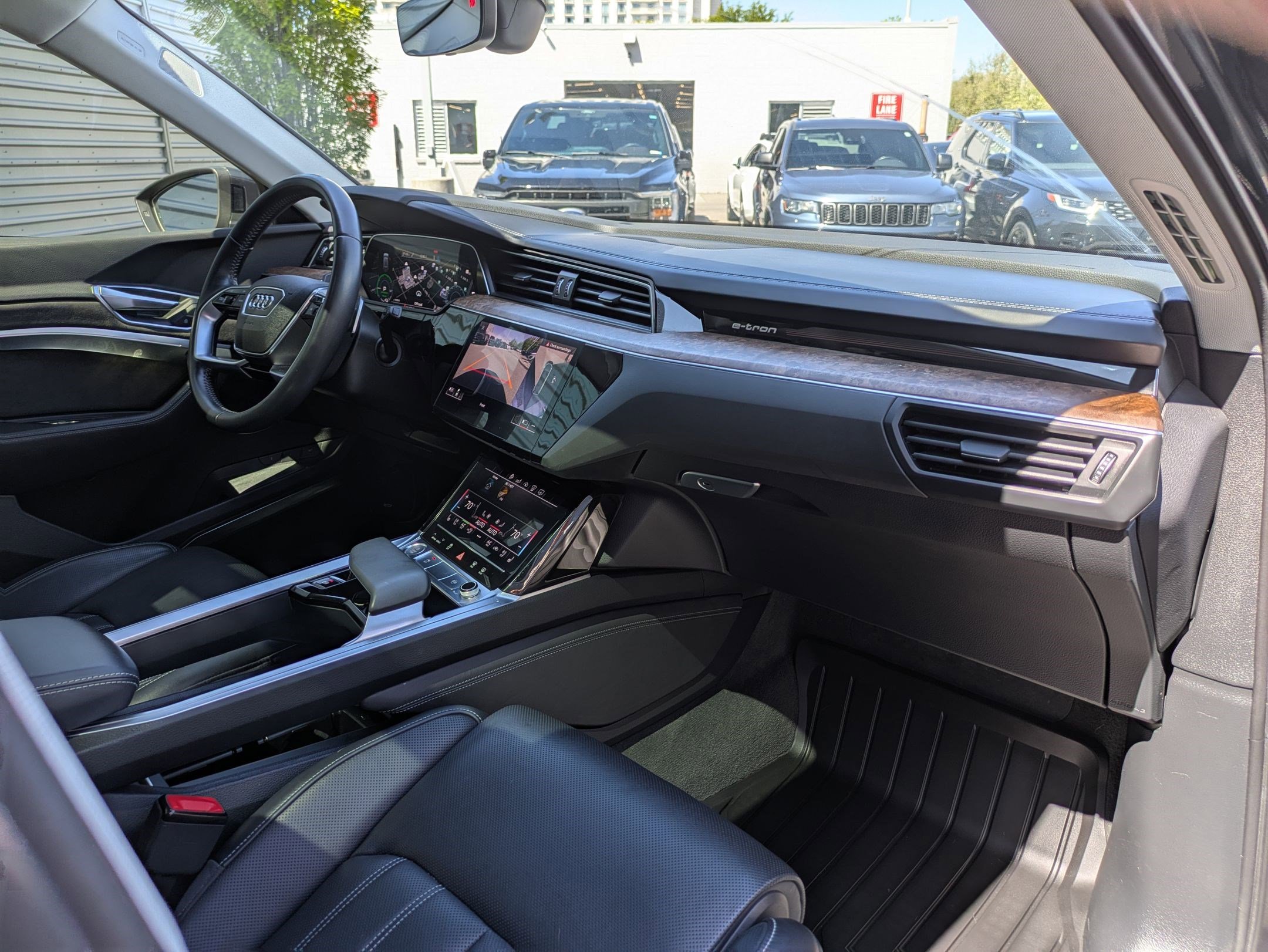 Used 2019 Audi e-tron Prestige AWD/4WD image 31