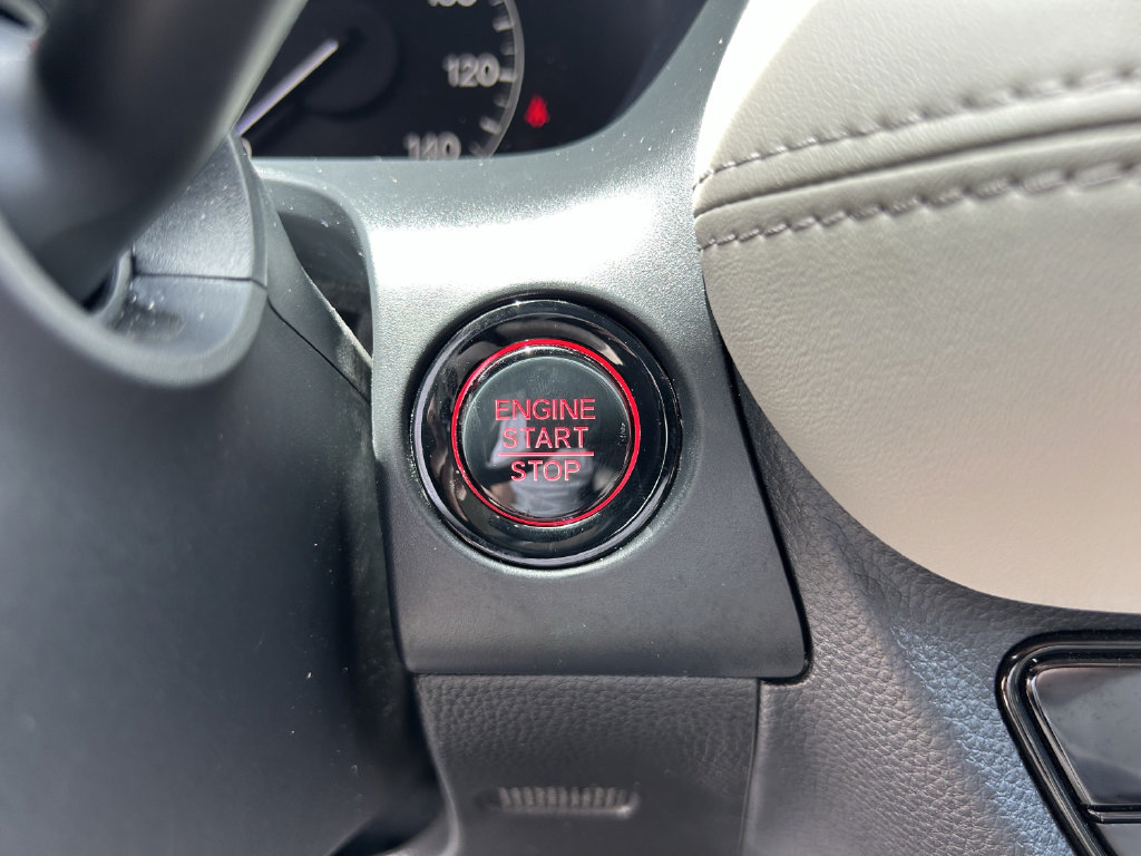 Used 2025 Honda HR-V LX image 32