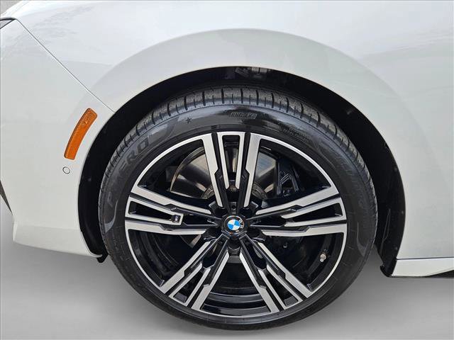 Certified 2025 BMW 760i xDrive image 22