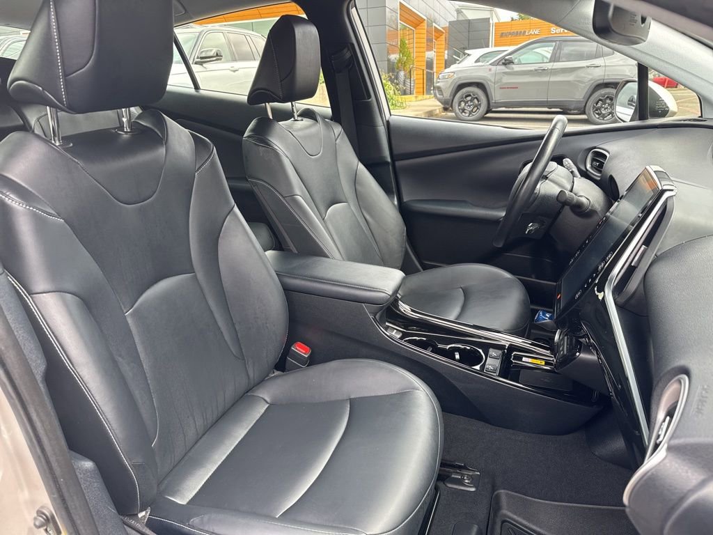 Used 2021 Toyota Prius Prime Limited image 29