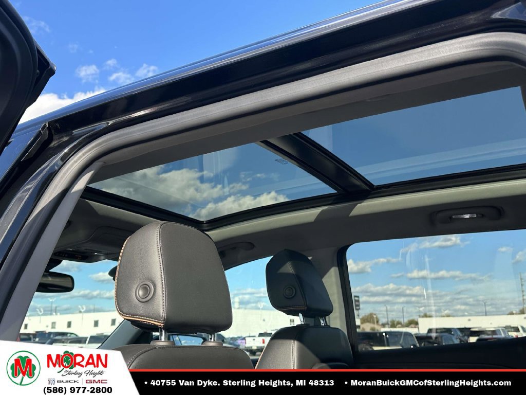 Certified 2024 GMC Terrain AT4 w/ Tech Package AWD/4WD image 15